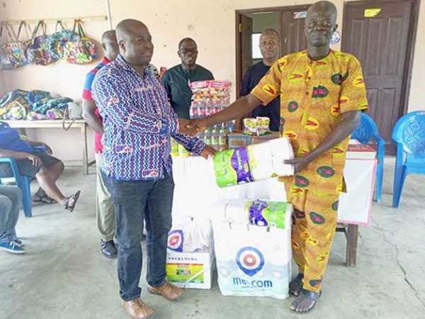 Ho cured lepers receive support from UNICOF