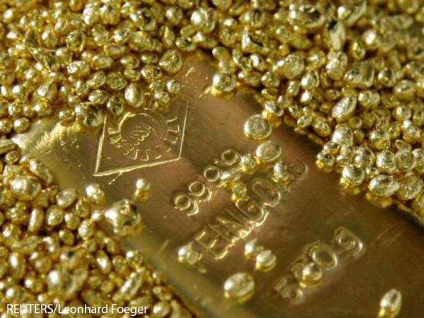 Gold shines as coronavirus surge unnerves investors