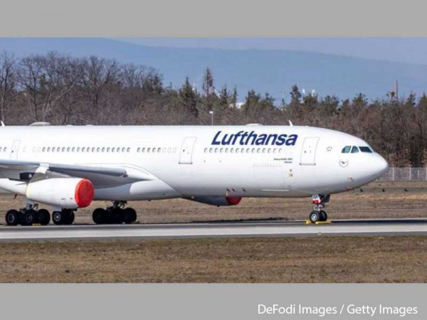 German airline Lufthansa plans to cut 22,000 jobs