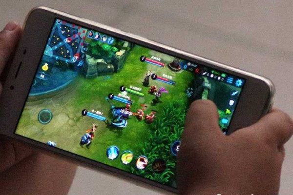 China cuts children's online gaming to one hour