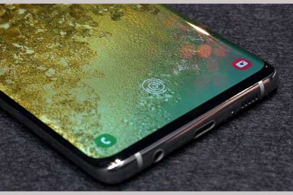 Samsung: Anyone's thumbprint can unlock Galaxy S10 phone