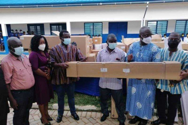 MoE presents science equipment to four SHSs in Central Region