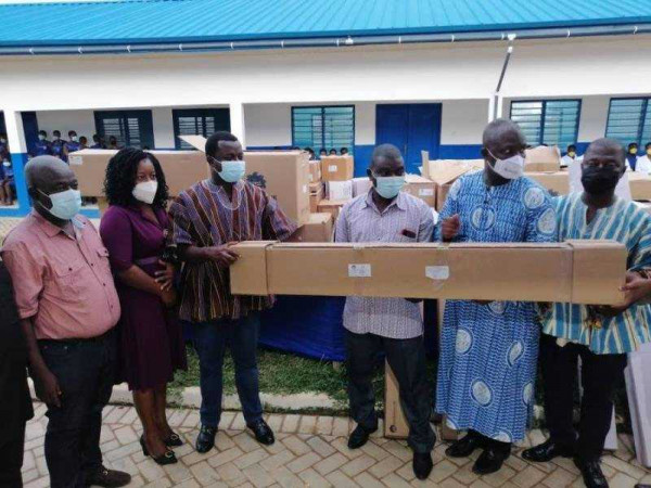 MoE presents science equipment to four SHSs in Central Region