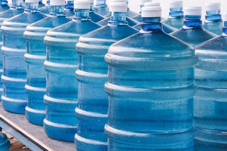 How to Safely Store Water for Emergencies 