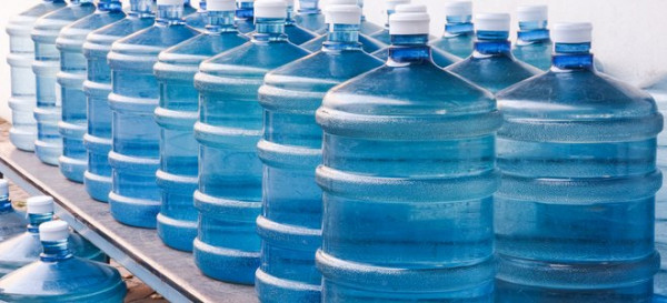 How to Safely Store Water for Emergencies 