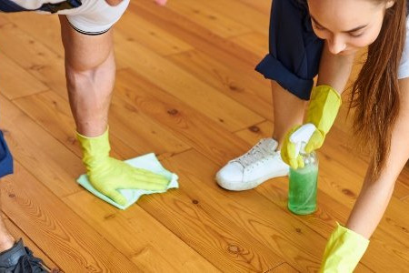 How to Remove Stains from an Oak Hardwood Floor 