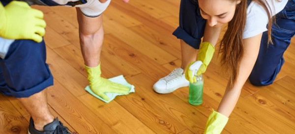 How to Remove Stains from an Oak Hardwood Floor 