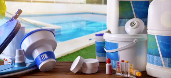 6 of the Best Pool Cleaning Products 