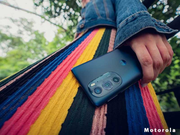 Motorola still has fight left as it nabs No. 3 spot in the US market