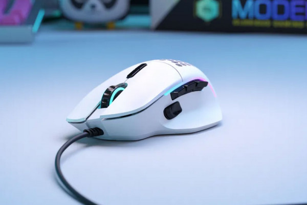 Glorious’ Model I is an affordable gaming mouse with four thumb buttons