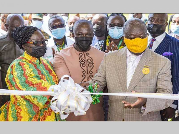 Otumfuo commissions new maternity block at KNUST Hospital