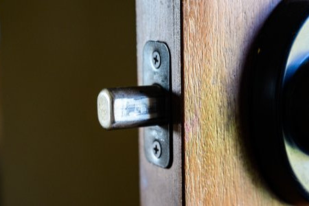 How A Deadbolt Works 