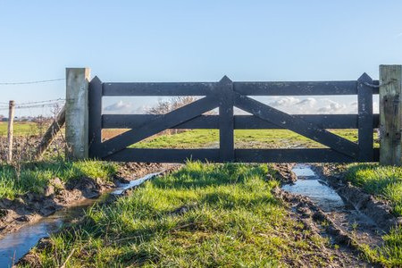 Can You Erect Fence Posts in Wet Clay Soil? 